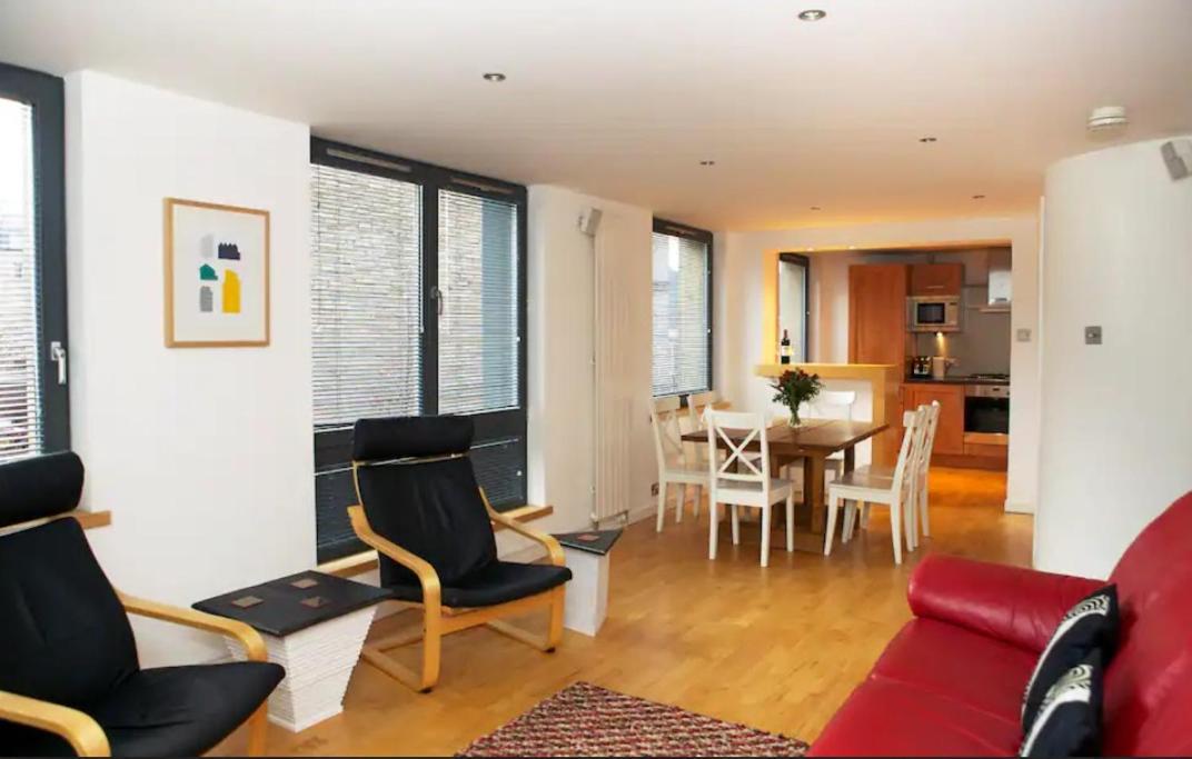 Joivy Inviting Flat With Parking In Canonmills エディンバラ エクステリア 写真
